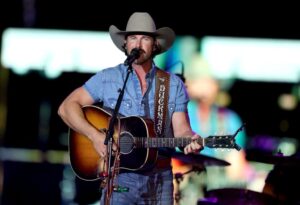 Riley Green Leads ACM Lifting Lives Fundraiser in Las Vegas